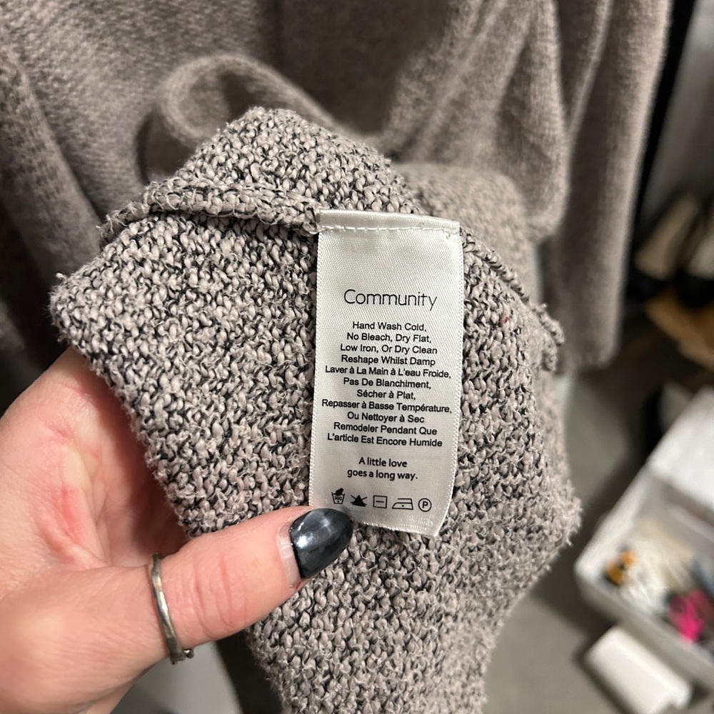 aritzia COMMUNITY Vetus Sweater Size XS - Picture 4 of 9